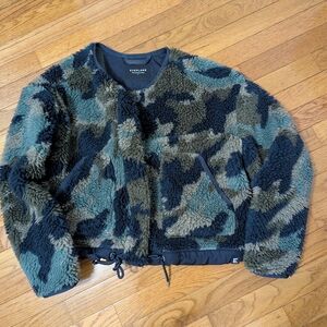 Everlane Navy and Olive Sherpa Jacket